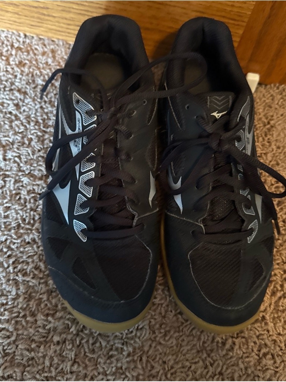 Mizuno Black Volleyball Athletic Shoes with Gum Outsole